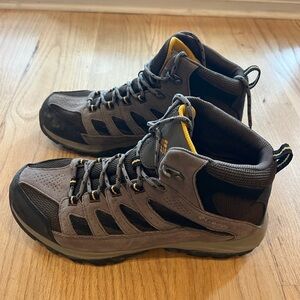 Columbia Men's Gray and Black Hiking Boots with Yellow Accents